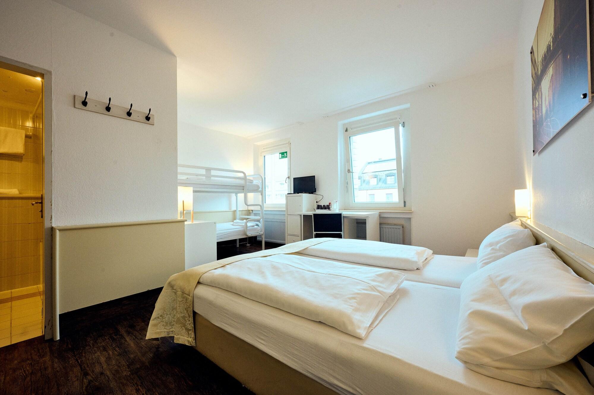 The 4You Hostel & Hotel Monaco di Baviera Esterno foto